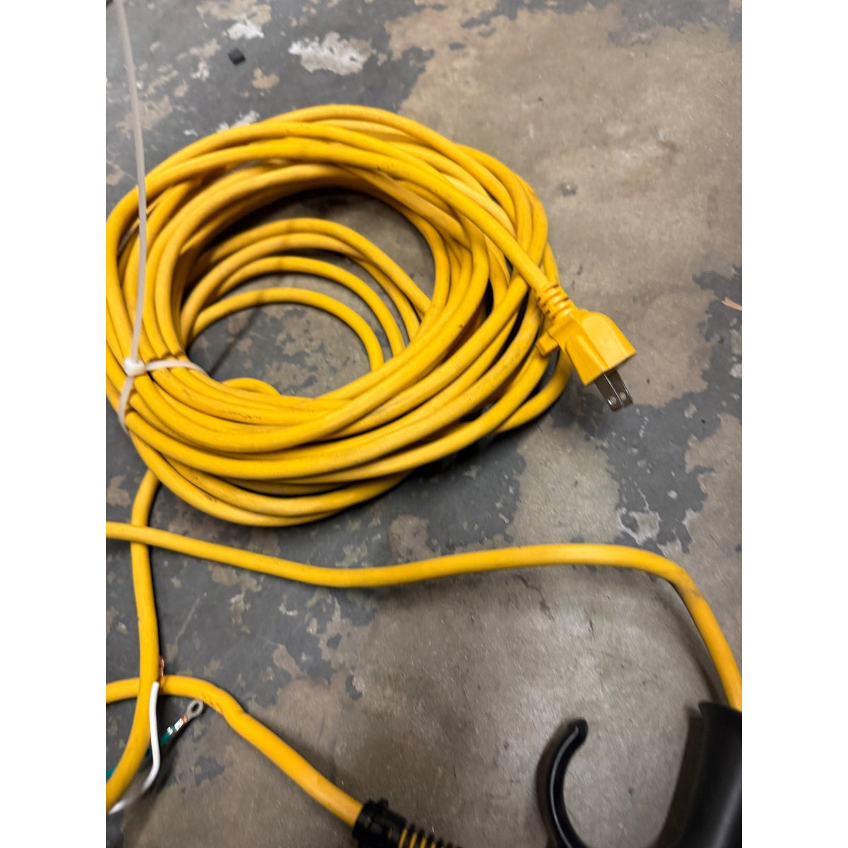Tennant Nobles V-SMU-14 Commercial Vacuum Power Cord & Handle Grip Assembly OEM (Preowned)