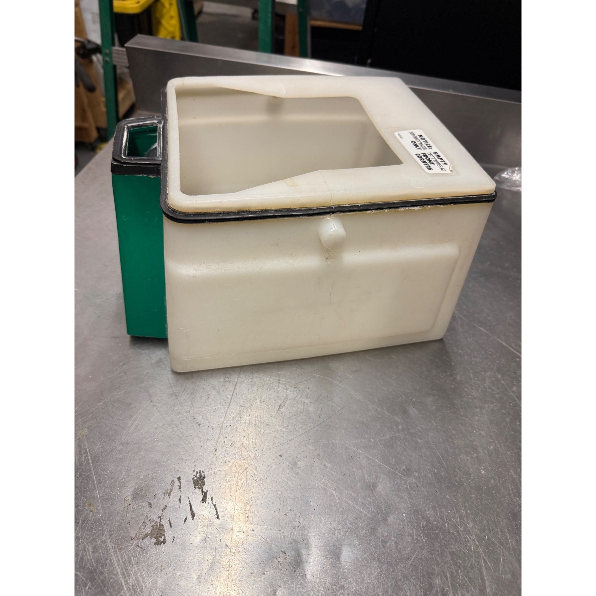 ✨ Bissell Floor Finisher Tank Replacement Part Model 86T3