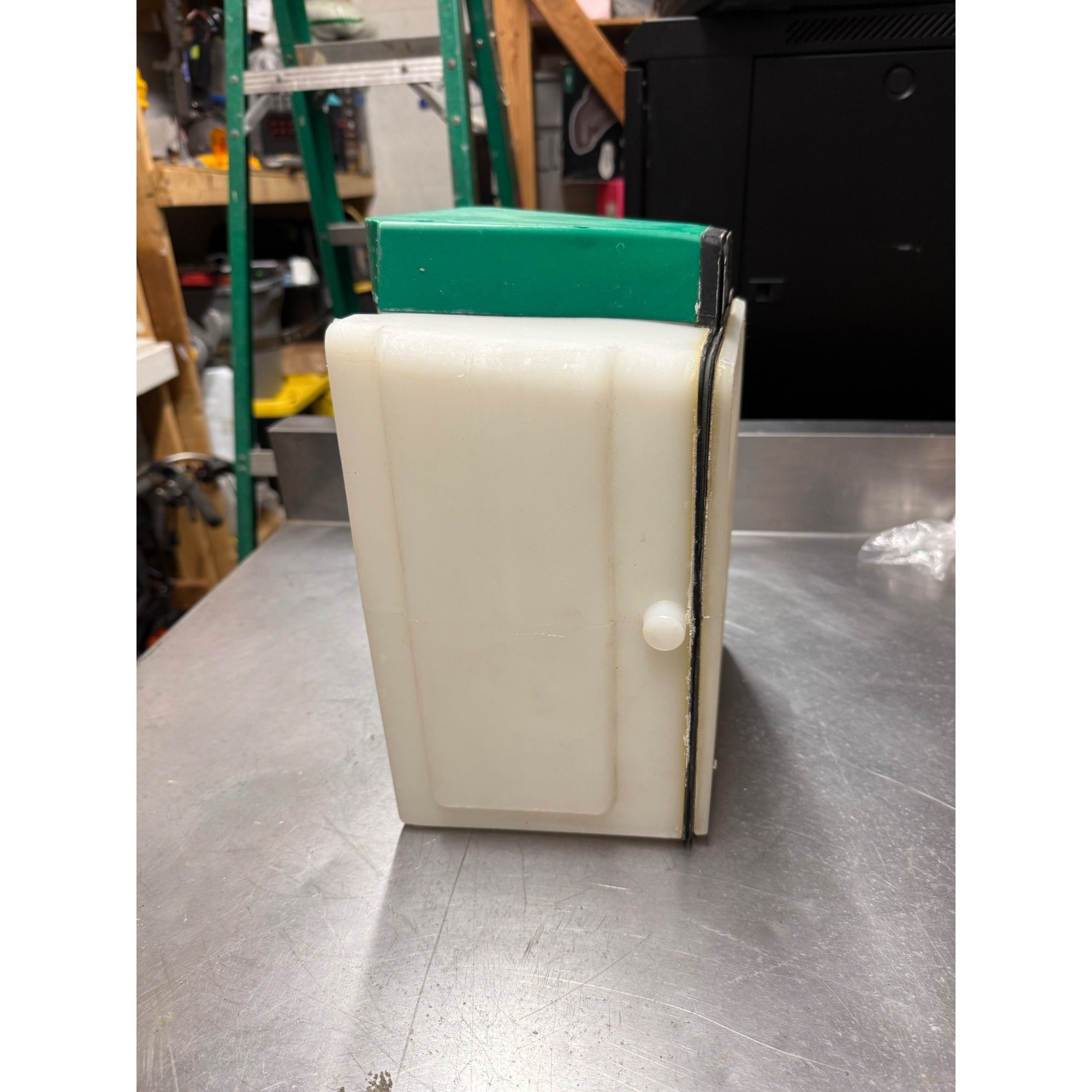 ✨ Bissell Floor Finisher Tank Replacement Part Model 86T3