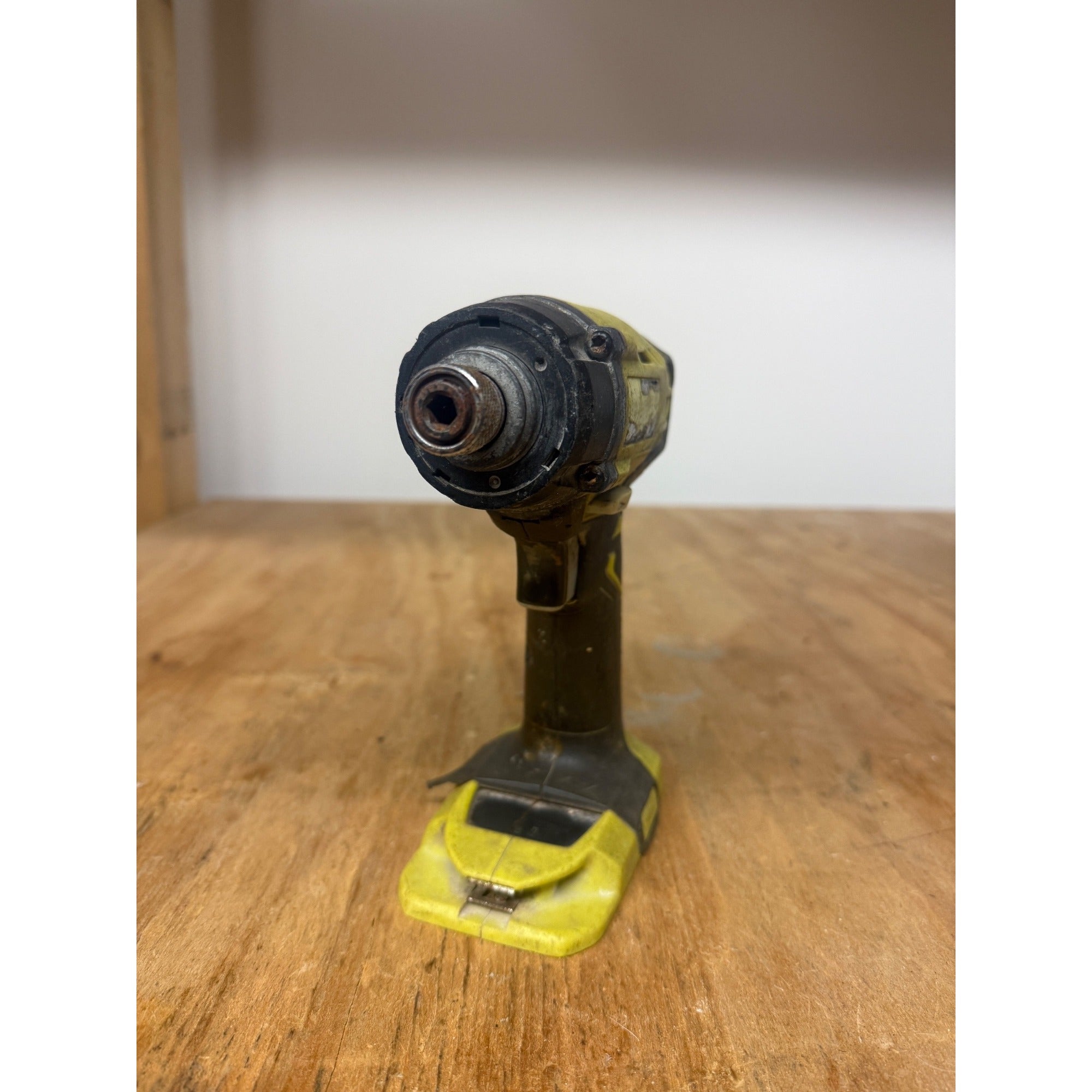 🟢Ryobi 18V One+_-- tool Only tested P236A CORDLESS IMPACT DRIVER TOOL ONLY Works! ( Preowned)