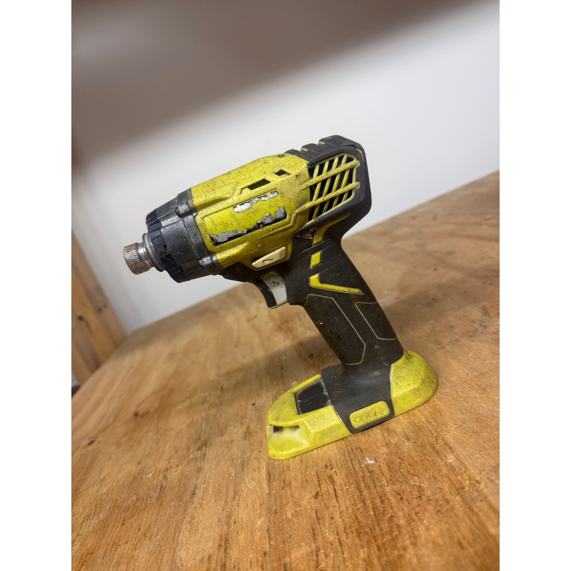 🟢Ryobi 18V One+_-- tool Only tested P236A CORDLESS IMPACT DRIVER TOOL ONLY Works! ( Preowned)