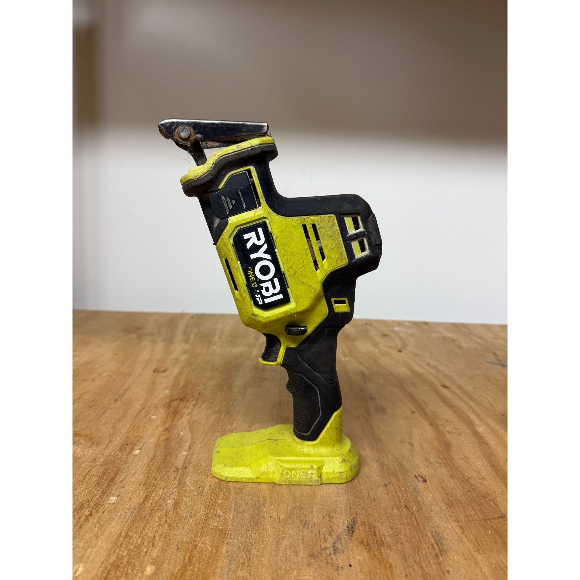 🟢🔧 Ryobi PSBRS01 (ONE+ HP Compact Brushless Reciprocating Saw)  tool only ( for parts)