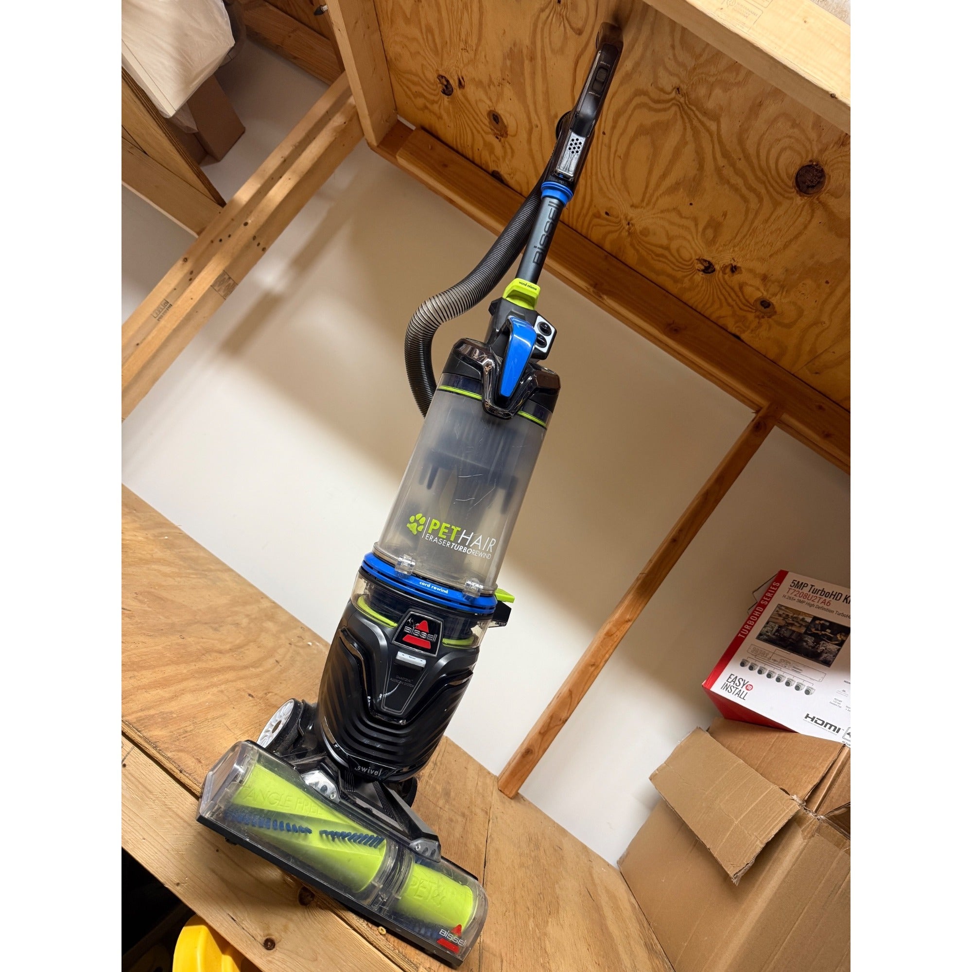 Bissell Pet Hair Eraser Turbo Rewind Upright Vacuum Cleaner Model 27909 ( Preowned)