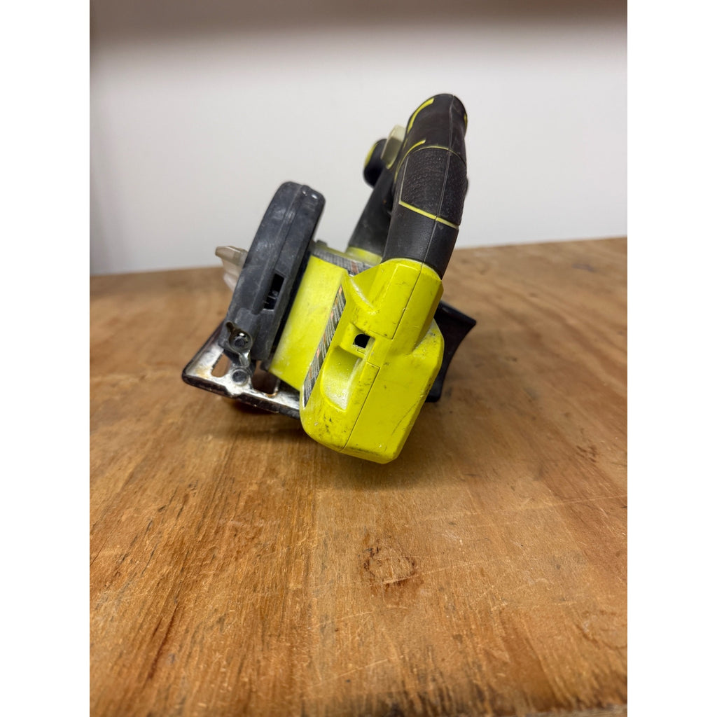 🟢RYOBI ONE+ 18V Cordless 5 1/2 in. Circular Saw (Tool Only) p505  dirty(Preowned) dirty