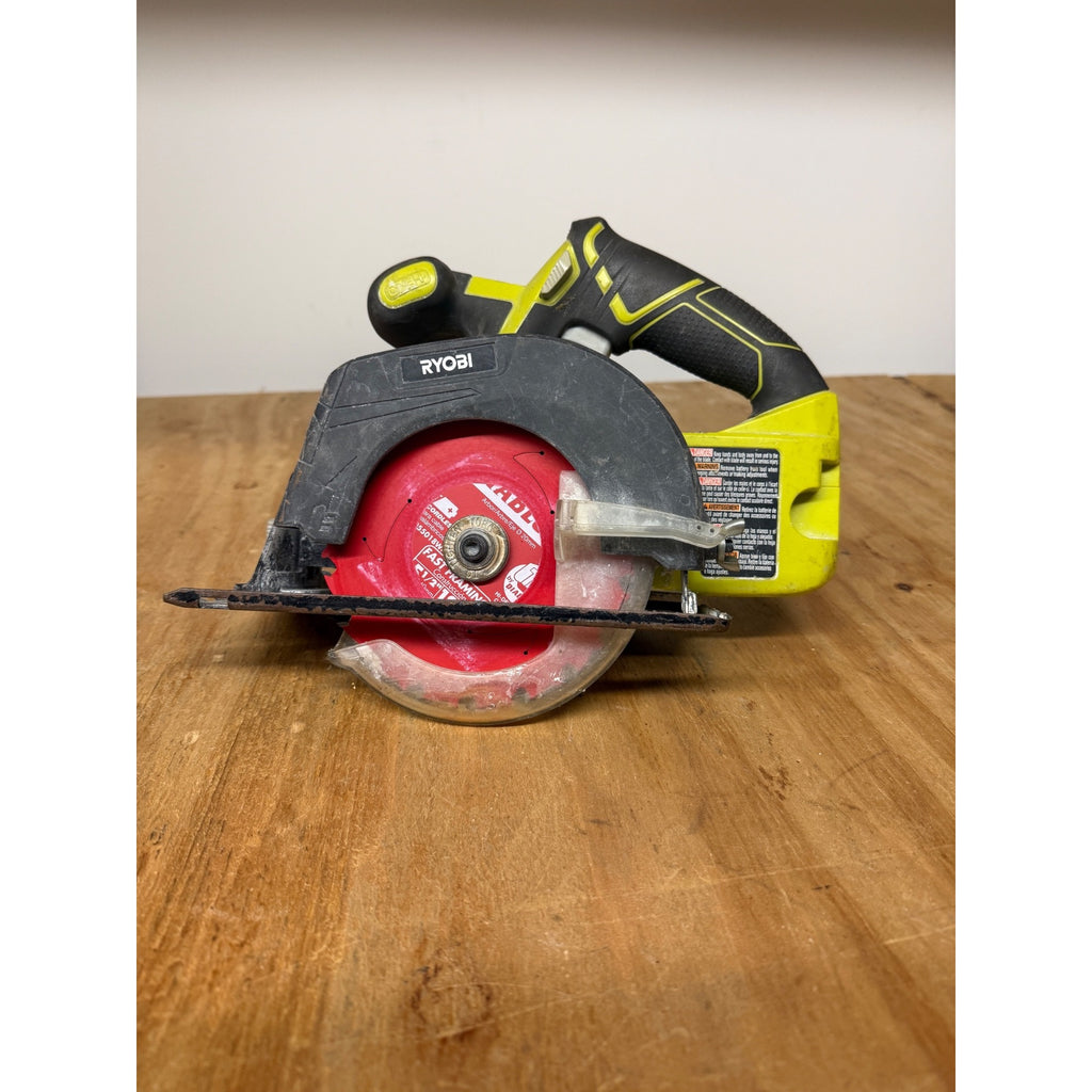 🟢RYOBI ONE+ 18V Cordless 5 1/2 in. Circular Saw (Tool Only) p505  dirty(Preowned) dirty