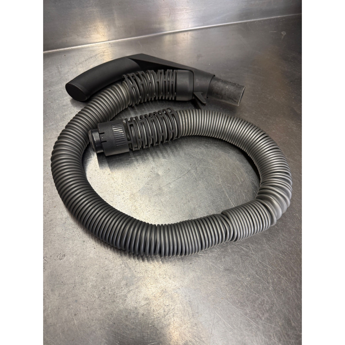 Genuine Miele Dynamic U1 HomeCare Upright Vacuum Handle Assembly OEM crushed hose but works  (Preowned)