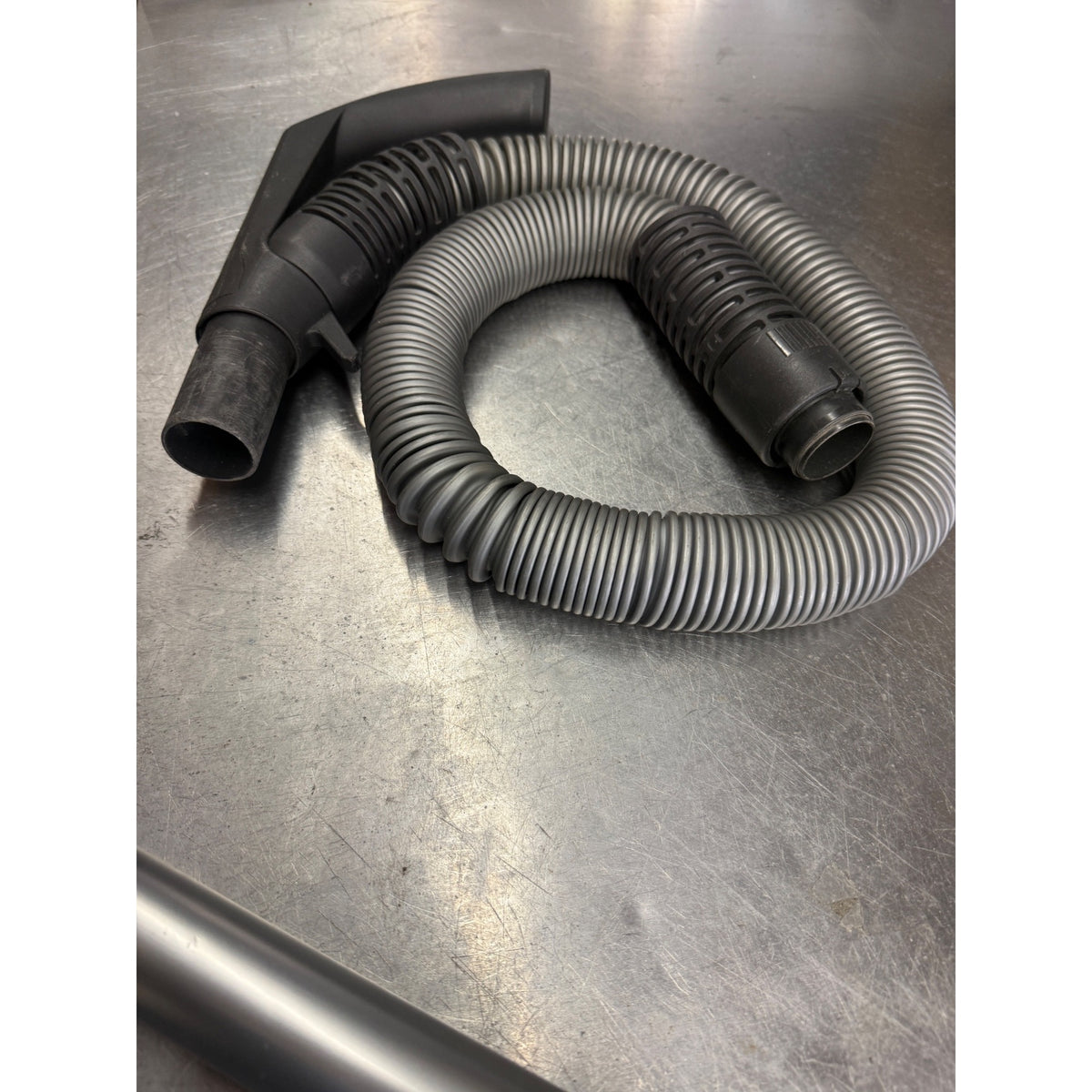 Genuine Miele Dynamic U1 HomeCare Upright Vacuum Handle Assembly OEM crushed hose but works  (Preowned)