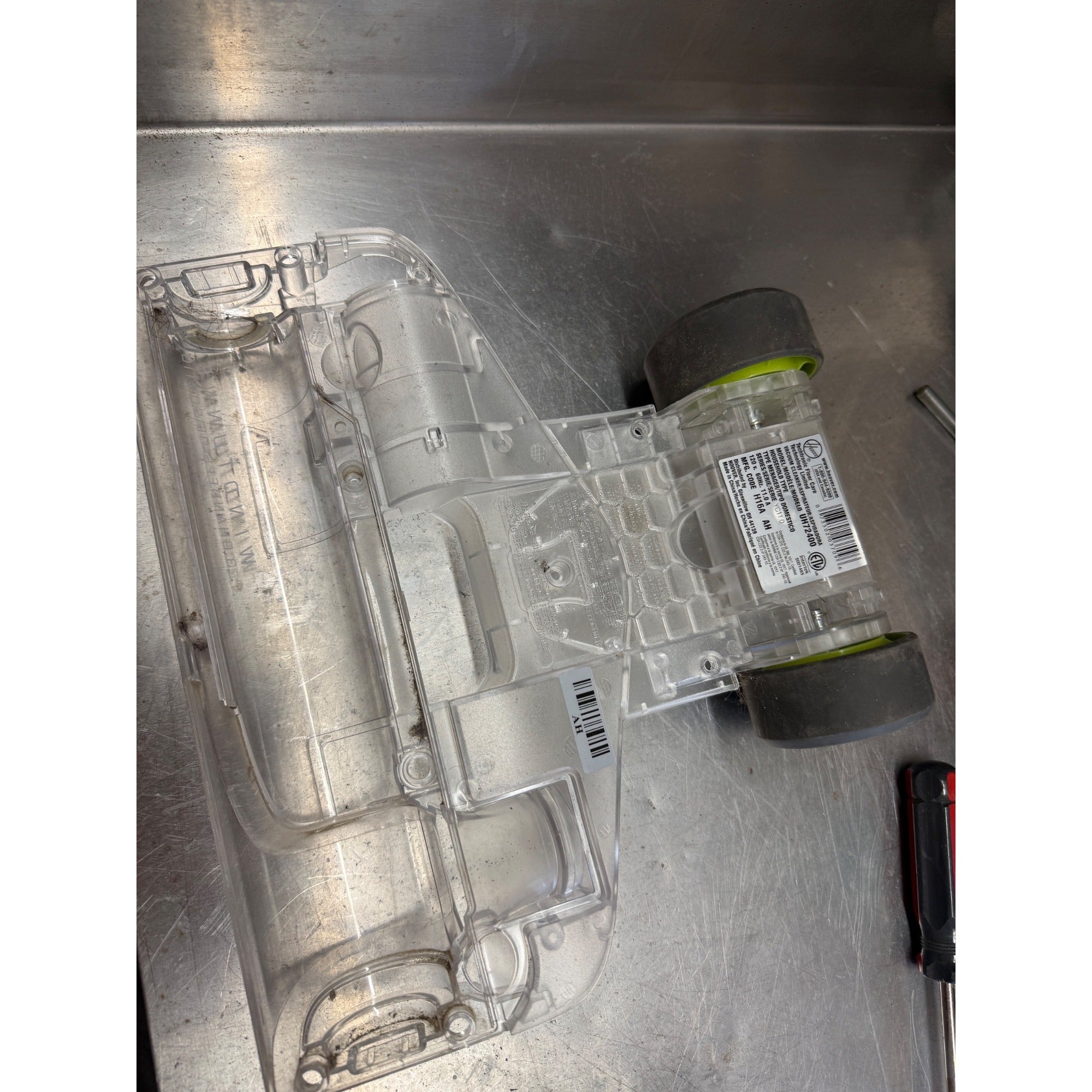 Hoover Windtunnel Air Vacuum UH72400 Floor Nozzle Housing Base Wheels ( Preowned)